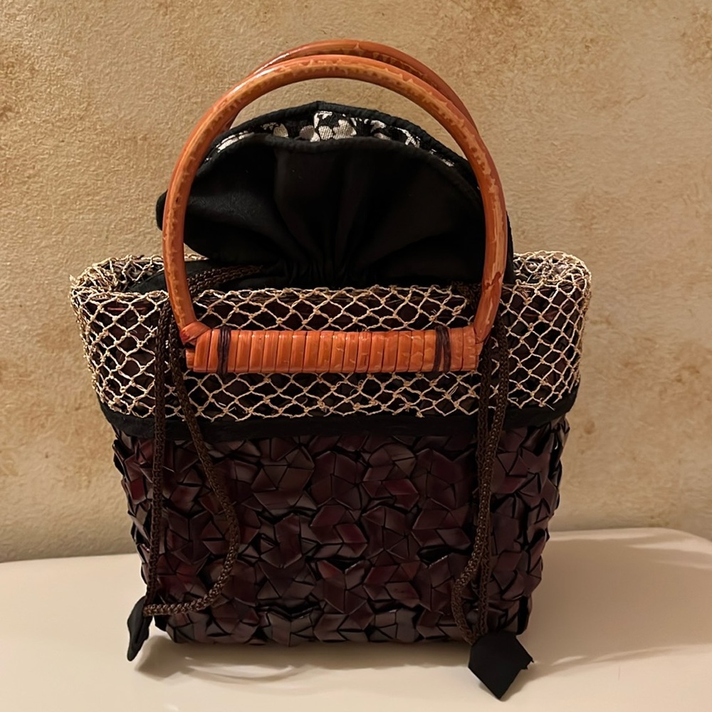 Dark Brown Woven Tote Bag with Wooden Handles, fabric-lined Cinch Pouch LIKE NEW